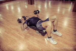 Dumbbell Bench Press inizio - Personal Trainer Taranto - Lanza Personal Trainer