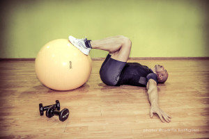 Estensione della anca sulla palla - Personal Trainer Taranto - swiss ball - Lanza Persona trainer