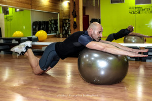 Rollout con palla svizzera - fine - Personal Trainer Taranto - fitness